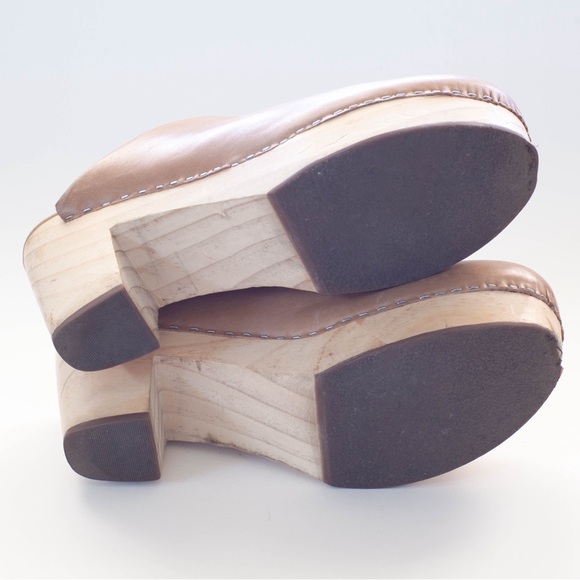 Nisolo All-Day Heeled Clog, Almond Camel, Size 11, Leather Wooden Mule - Picture 6 of 6